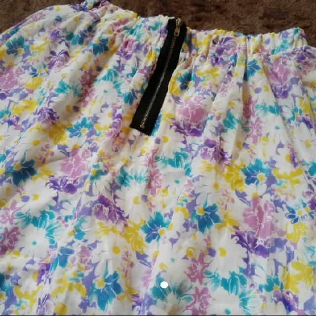 NICE CLAUP(ナイスクラップ)のナイスクラップ  花柄スカート レディースのスカート(ミニスカート)の商品写真