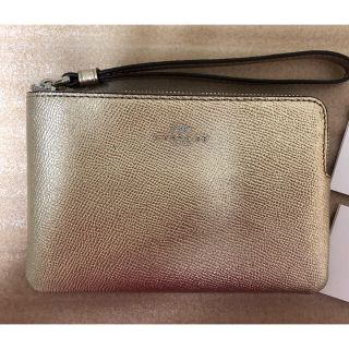 コーチ(COACH)の[新品]コーチ リストレットポーチ シャンパンゴールド(ポーチ)