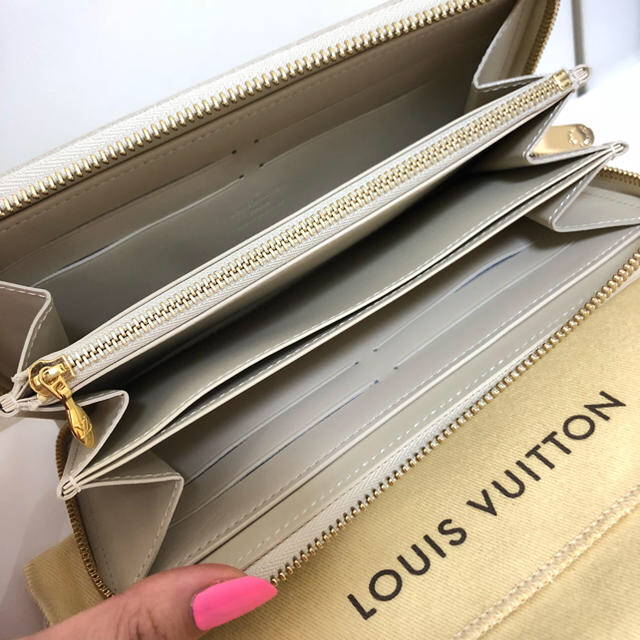 LOUIS VUITTON(ルイヴィトン)の新品未使用☆LOUIS VUITTON 長財布 ジッピーウォレット ヴェルニ  レディースのファッション小物(財布)の商品写真