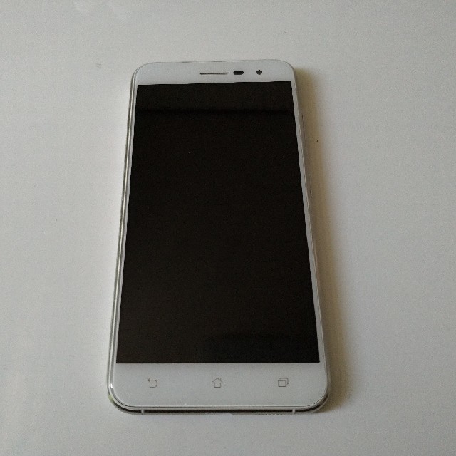 スマートフォン/携帯電話ZenFone 3 ZE520KL ホワイト