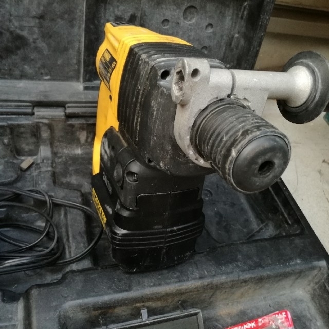 中古良品☆デウォルト DeWALT DW004 充電式ハンマドリル 24V スポーツ/アウトドアの自転車(工具/メンテナンス)の商品写真