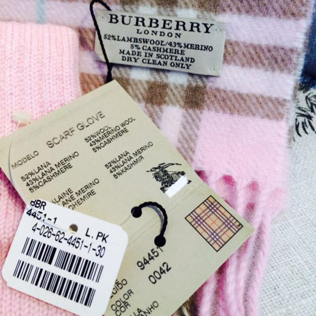 BURBERRY(バーバリー)のバーバリー♡ピンクマフラー&手袋 レディースのファッション小物(マフラー/ショール)の商品写真