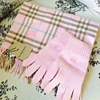 バーバリー(BURBERRY)のバーバリー♡ピンクマフラー&手袋(マフラー/ショール)