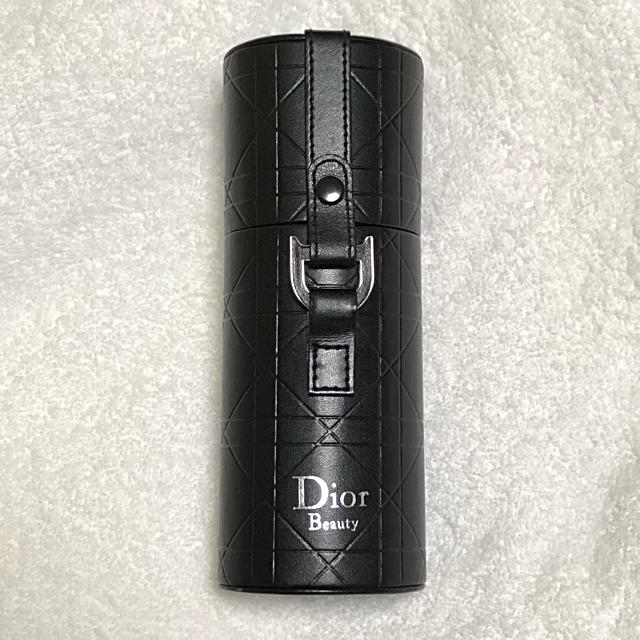 Dior(ディオール)のひろぽ様専用 [未使用/送料込] Dior ブラシ ケース コスメ/美容のベースメイク/化粧品(その他)の商品写真