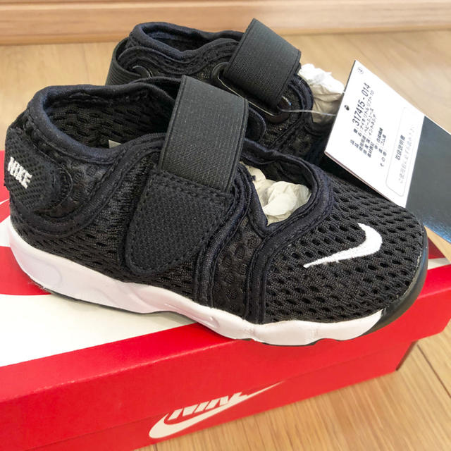 NIKE(ナイキ)のksmile様専用‼︎ナイキ リトルリフト  ブラック 13㎝ 新品 キッズ/ベビー/マタニティのベビー靴/シューズ(~14cm)(スニーカー)の商品写真