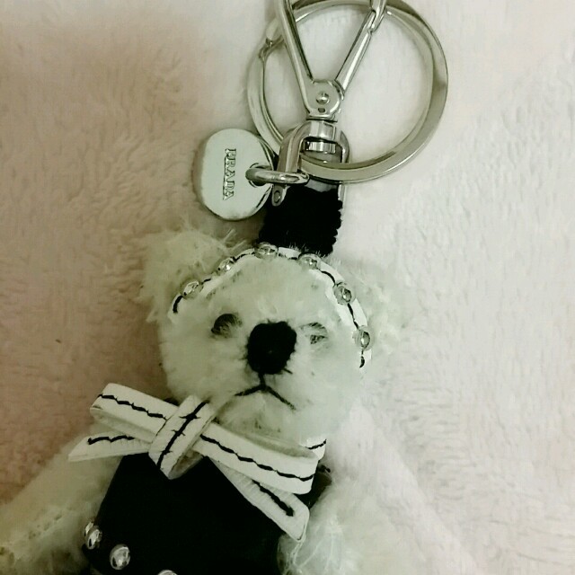 PRADA(プラダ)のプラダ♡くまチャーム レディースのファッション小物(キーホルダー)の商品写真