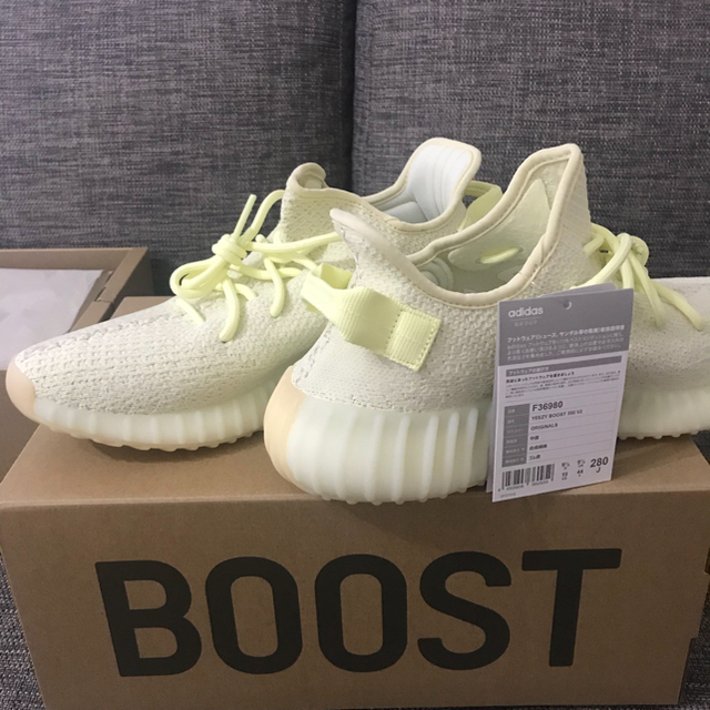 adidas(アディダス)のアディダス YEEZY BOOST 350V2 BUTTER イージーブースト  メンズの靴/シューズ(スニーカー)の商品写真