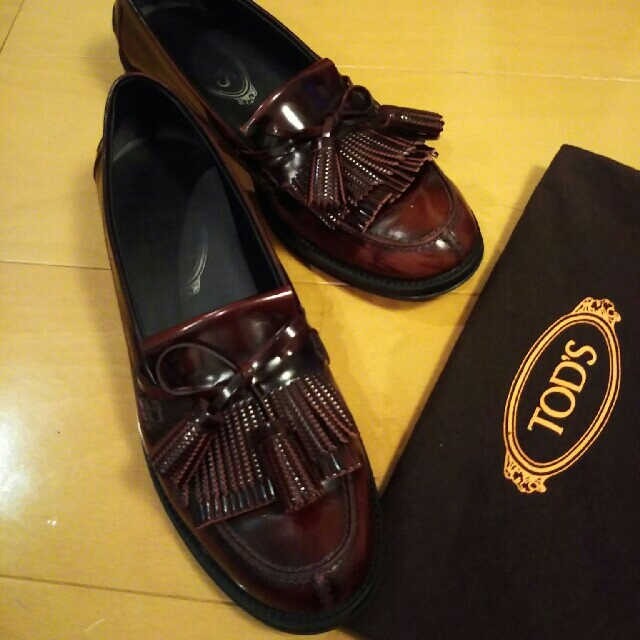 TOD'S(トッズ)のトッズTOD's☆ 大人気ローファ 赤茶 36サイズ レディースの靴/シューズ(ローファー/革靴)の商品写真