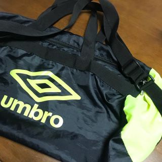 アンブロ(UMBRO)のアンブロ ナイロン スポーツバッグ 黒×黄緑(その他)