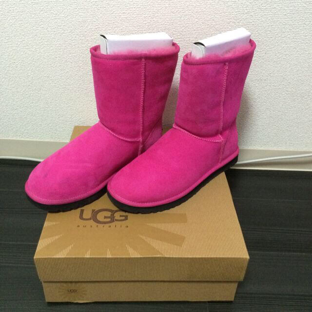 UGG(アグ)のUGG美品 Pink×Blackソール レディースの靴/シューズ(ブーツ)の商品写真