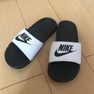 ナイキ(NIKE)のNIKE ベナッシ(サンダル)