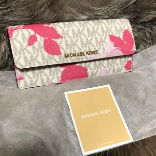 マイケルコース(Michael Kors)の★新品★マイケルコース シグネチャー 花柄 ピンク長財布☆ 新作♡  (財布)