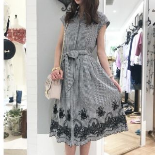 ノエラ(Noela)の♡今期新作♡未使用新品 裾レース刺繍シャツワンピース♡ノエラ美人百花(ひざ丈ワンピース)