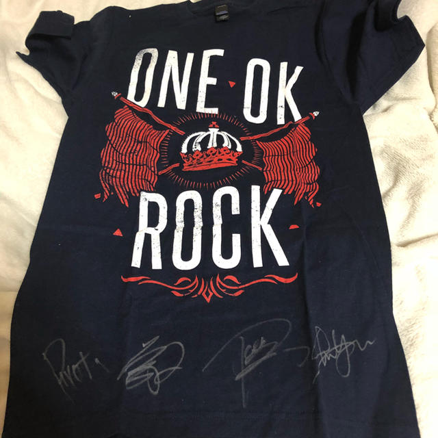 【1/25まで取り置き】ONE OK ROCK サイン入りTシャツミュージシャン