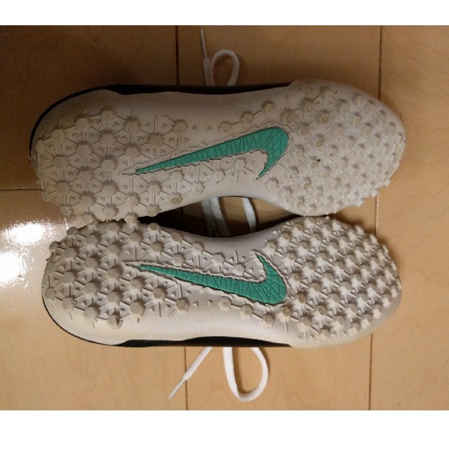 NIKE(ナイキ)のNIKE サッカー トレーニングシューズ(^^♪23㌢ スポーツ/アウトドアのサッカー/フットサル(シューズ)の商品写真