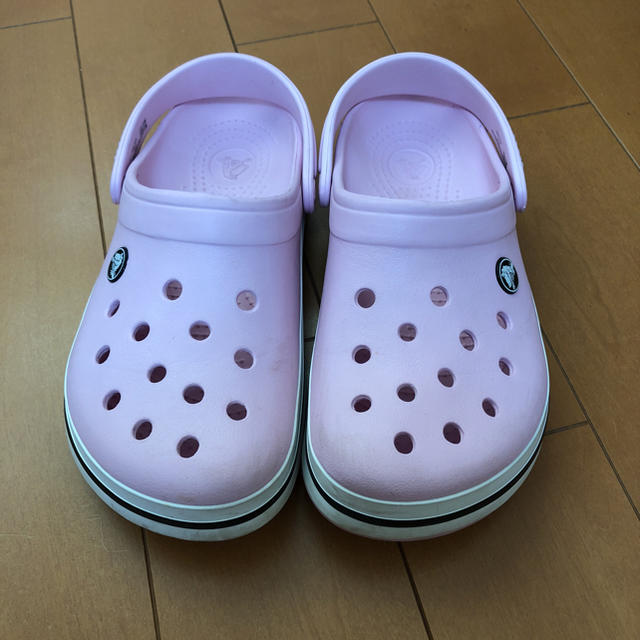 crocs(クロックス)のクロックス クロックバンド  w7 ピンク  レディースの靴/シューズ(サンダル)の商品写真