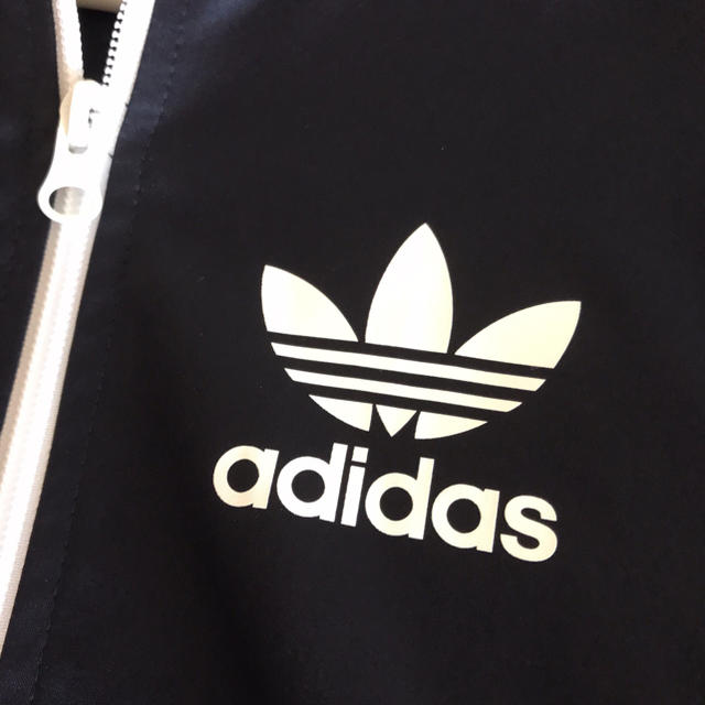 adidas(アディダス)のadidas originals襟付き トラックトップ ジャージ レディースのジャケット/アウター(その他)の商品写真