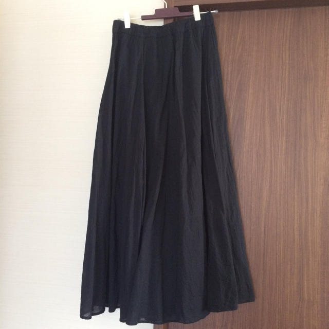 URBAN RESEARCH ROSSO(アーバンリサーチロッソ)の今季アーバンリサーチ・ロングギャザースカート黒ロングスカート・マキシ レディースのスカート(ロングスカート)の商品写真