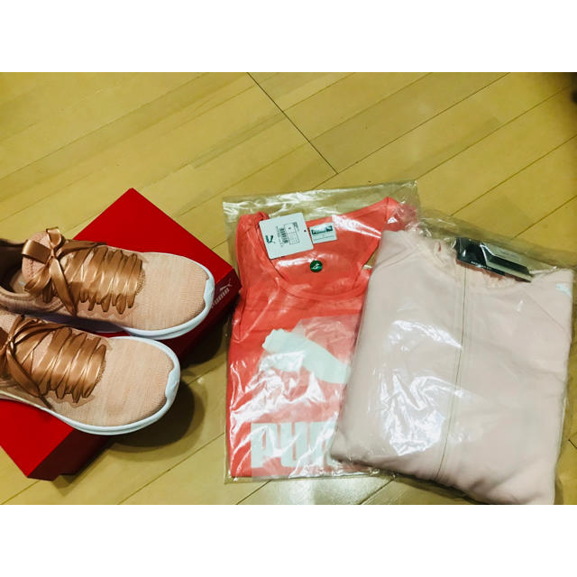 PUMA(プーマ)の♡♡♡♡様専用 浜崎あゆみ着用 PUMA 未着タグ付き レディースのレディース その他(セット/コーデ)の商品写真