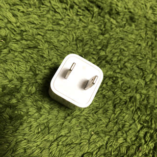 アップル(Apple)のiphone純正アダプタ(バッテリー/充電器)