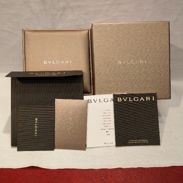 BVLGARI(ブルガリ)の【*☆*★*☆*様専用】ブルガリ　BゼロⅠ　バングル時計　ホワイト×シルバー　M レディースのファッション小物(腕時計)の商品写真