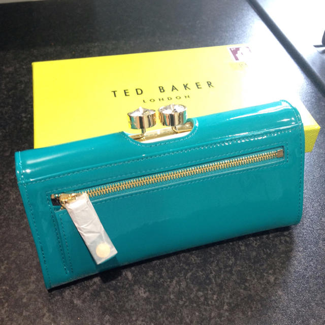 TED BAKER(テッドベイカー)のTED BAKER 素敵なターコイズ色 本革長財布 レディースのファッション小物(財布)の商品写真