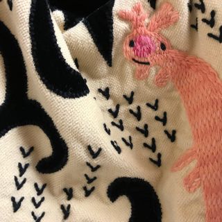 ツモリチサト(TSUMORI CHISATO)のツモリチサト ウニコ 刺繍 豪華 中 サーモンピンク バック (ショルダーバッグ)