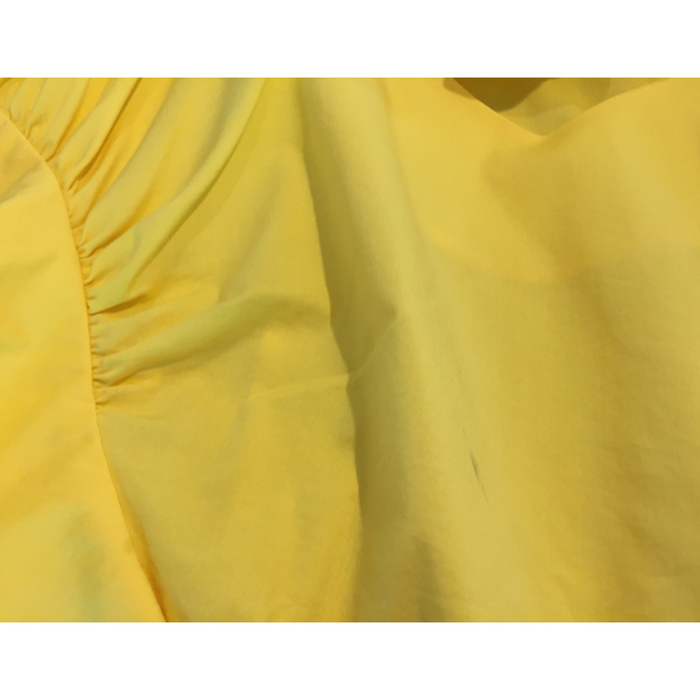 ZARA(ザラ)のフリルブラウス イエロー レディースのトップス(シャツ/ブラウス(半袖/袖なし))の商品写真