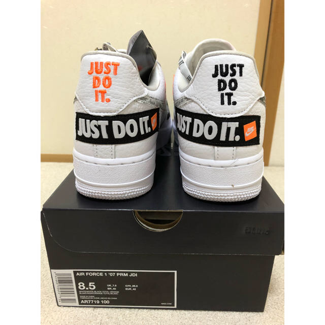 NIKE(ナイキ)のナイキ エアフォース1 JUST DO IT 新品未使用 メンズの靴/シューズ(スニーカー)の商品写真