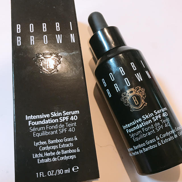 BOBBI BROWN(ボビイブラウン)のインテンシブスキンファンデーション サンド コスメ/美容のベースメイク/化粧品(ファンデーション)の商品写真