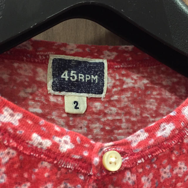 45rpm(フォーティーファイブアールピーエム)の45rpm Tシャツ  花柄 赤 レディースのトップス(Tシャツ(半袖/袖なし))の商品写真