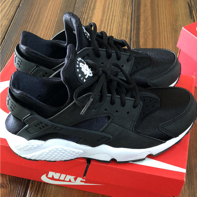 NIKE(ナイキ)のNIKE［AIR HUARACHE RUN&kids HUARACHE RUN] レディースの靴/シューズ(スニーカー)の商品写真