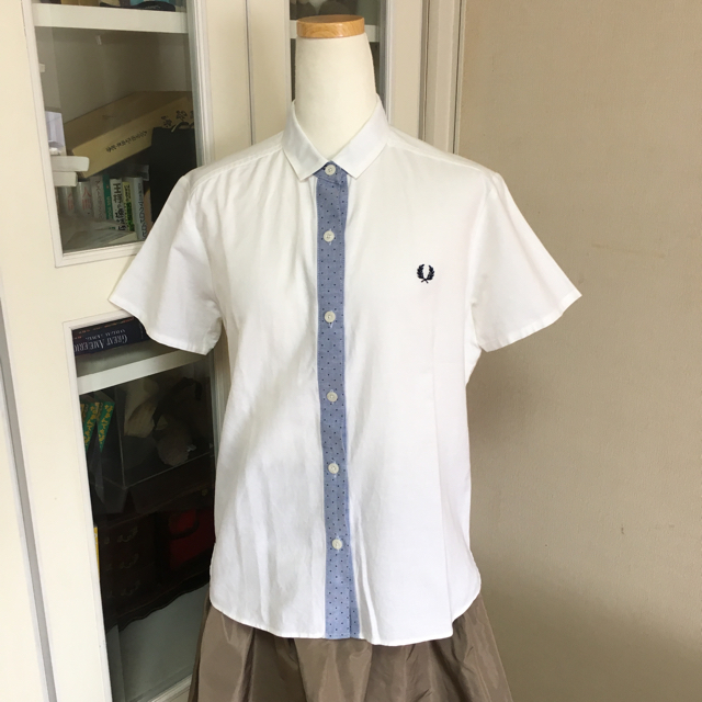 FRED PERRY - フレッドペリー 白 シャツ 半袖 水玉ブルードット Sの