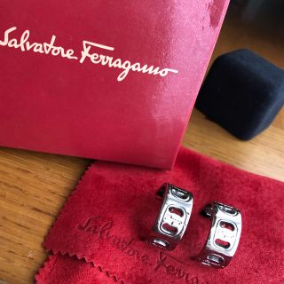 サルヴァトーレフェラガモ(Salvatore Ferragamo)のオアフ購入 美品 正規 フェラガモ イヤリング(イヤリング)