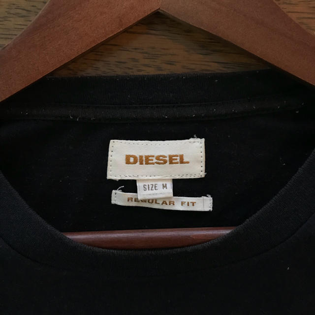 DIESEL(ディーゼル)のディーゼル メンズ 黒 シャツ サイズＭ メンズのトップス(Tシャツ/カットソー(半袖/袖なし))の商品写真