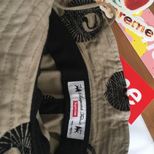 Supreme(シュプリーム)のsasquatchfabrix. supreme コラボバケットハット ベージュ メンズの帽子(ハット)の商品写真