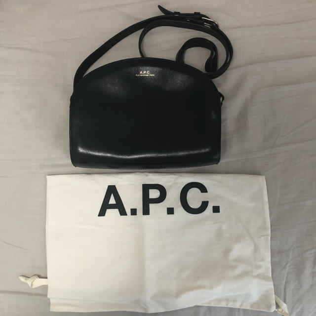 A.P.C. ハーフムーンバッグ