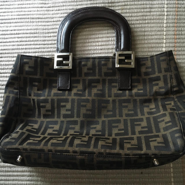 FENDI ズッカ柄ハンドバッグ