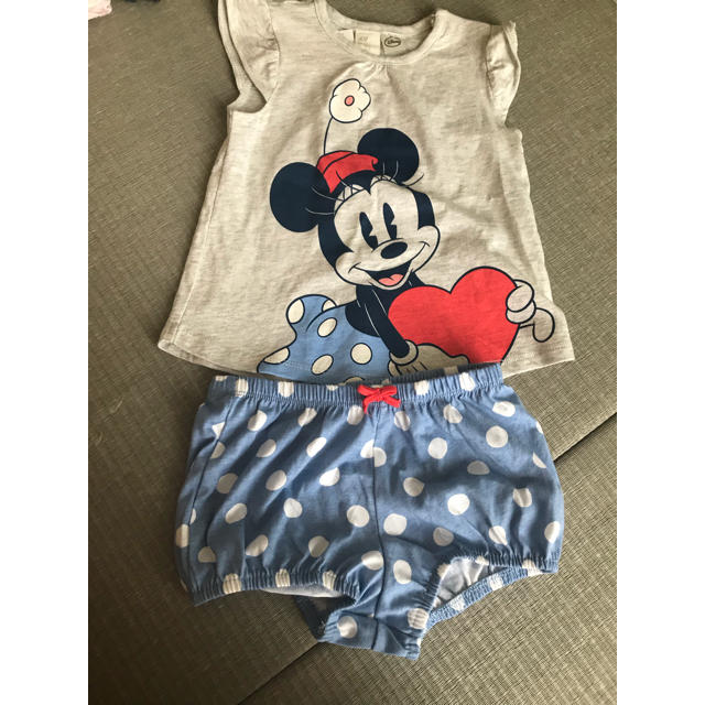 H&M(エイチアンドエム)のトップスとパンツセット キッズ/ベビー/マタニティのキッズ服女の子用(90cm~)(Tシャツ/カットソー)の商品写真