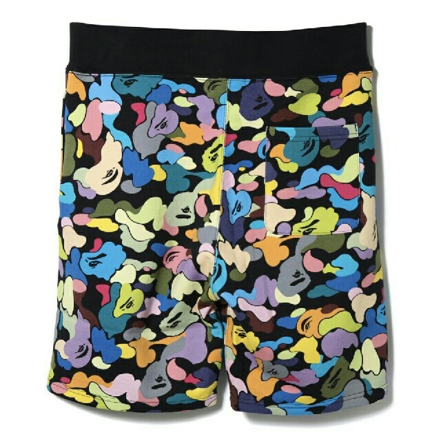 A BATHING APE(アベイシングエイプ)の送料込sizeL abathingape shark SWEAT SHORTS メンズのパンツ(ショートパンツ)の商品写真