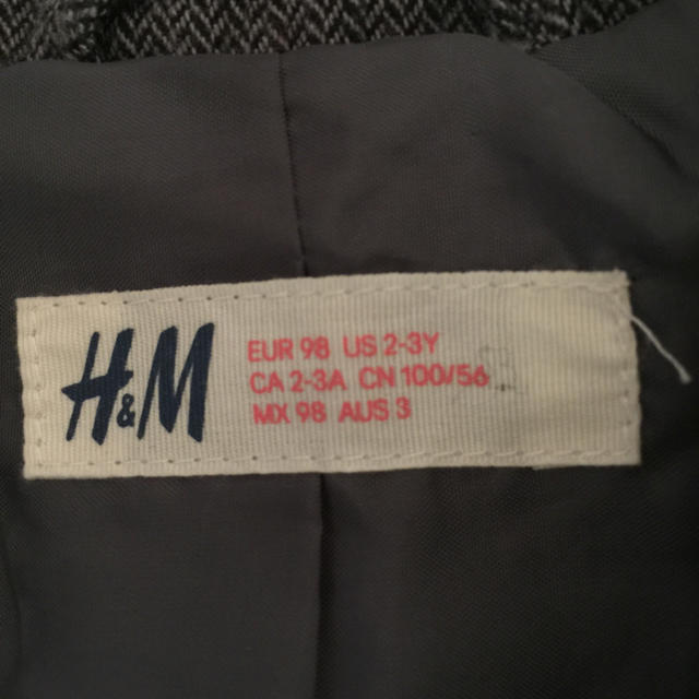 H&M(エイチアンドエム)のおときち様専用   H&Mジャケット100サイズ キッズ/ベビー/マタニティのキッズ服男の子用(90cm~)(ジャケット/上着)の商品写真