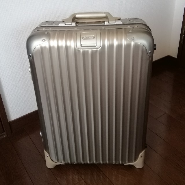 RIMOWA - 未使用品 廃盤レア品 RIMOWA トパーズ チタニウム 2輪 機内持込可能の通販 by 格闘技好き's shop｜リモワならラクマ