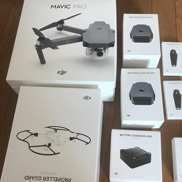 DJIドローン mavic pro セット エンタメ/ホビーのおもちゃ/ぬいぐるみ(ホビーラジコン)の商品写真