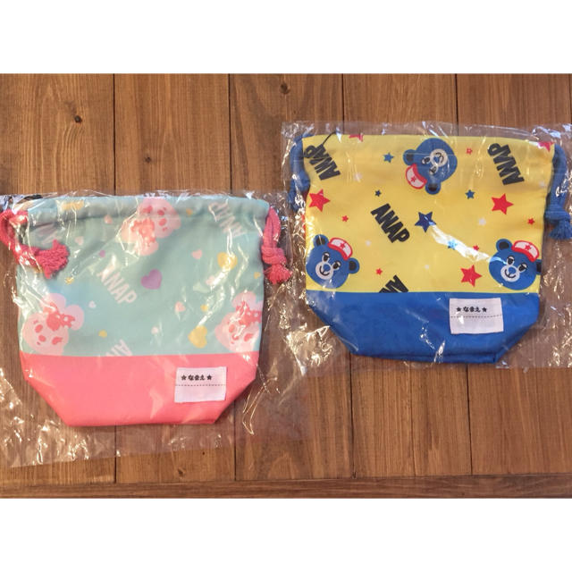 ANAP Kids(アナップキッズ)のANAP kids 巾着 【新品】★２枚組★ キッズ/ベビー/マタニティのこども用バッグ(ランチボックス巾着)の商品写真