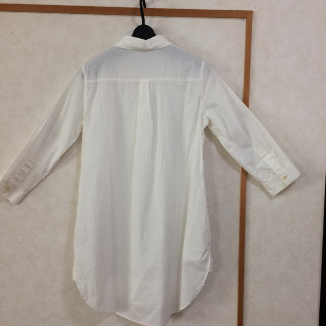 JAYRO(ジャイロ)の白 ロング丈シャツ レディースのトップス(シャツ/ブラウス(長袖/七分))の商品写真