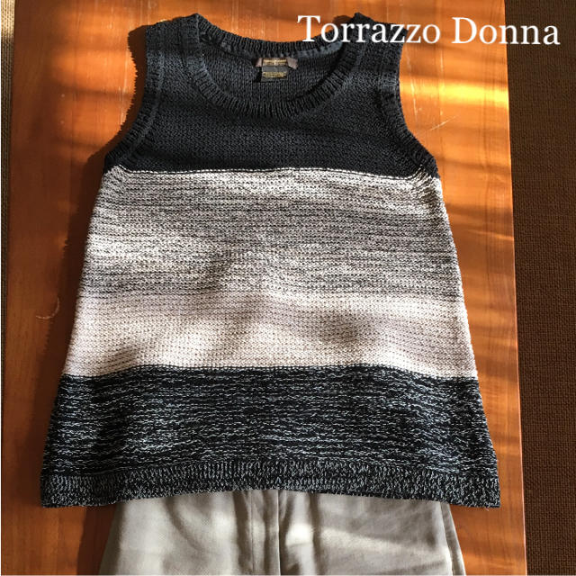 TORRAZZO DONNA(トラッゾドンナ)の美品✨ノースリーブ レディースのトップス(タンクトップ)の商品写真