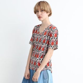 アトリエドゥサボン(l'atelier du savon)のぶれうさプリント VネックTシャツ(Tシャツ/カットソー(半袖/袖なし))