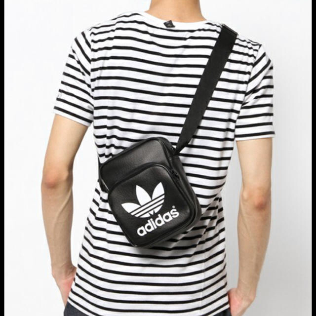 adidas(アディダス)のアディダス ショルダーバッグ ブラック 黒 adidas レディースのバッグ(ショルダーバッグ)の商品写真