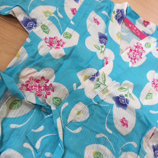 120女の子 花柄甚平 キッズ/ベビー/マタニティのキッズ服女の子用(90cm~)(甚平/浴衣)の商品写真