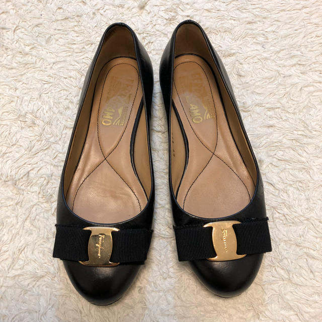 Salvatore Ferragamo(サルヴァトーレフェラガモ)の♡ お値下げセール中！！ サルバトーレ フェラガモ♡  フラットパンプス レディースの靴/シューズ(バレエシューズ)の商品写真